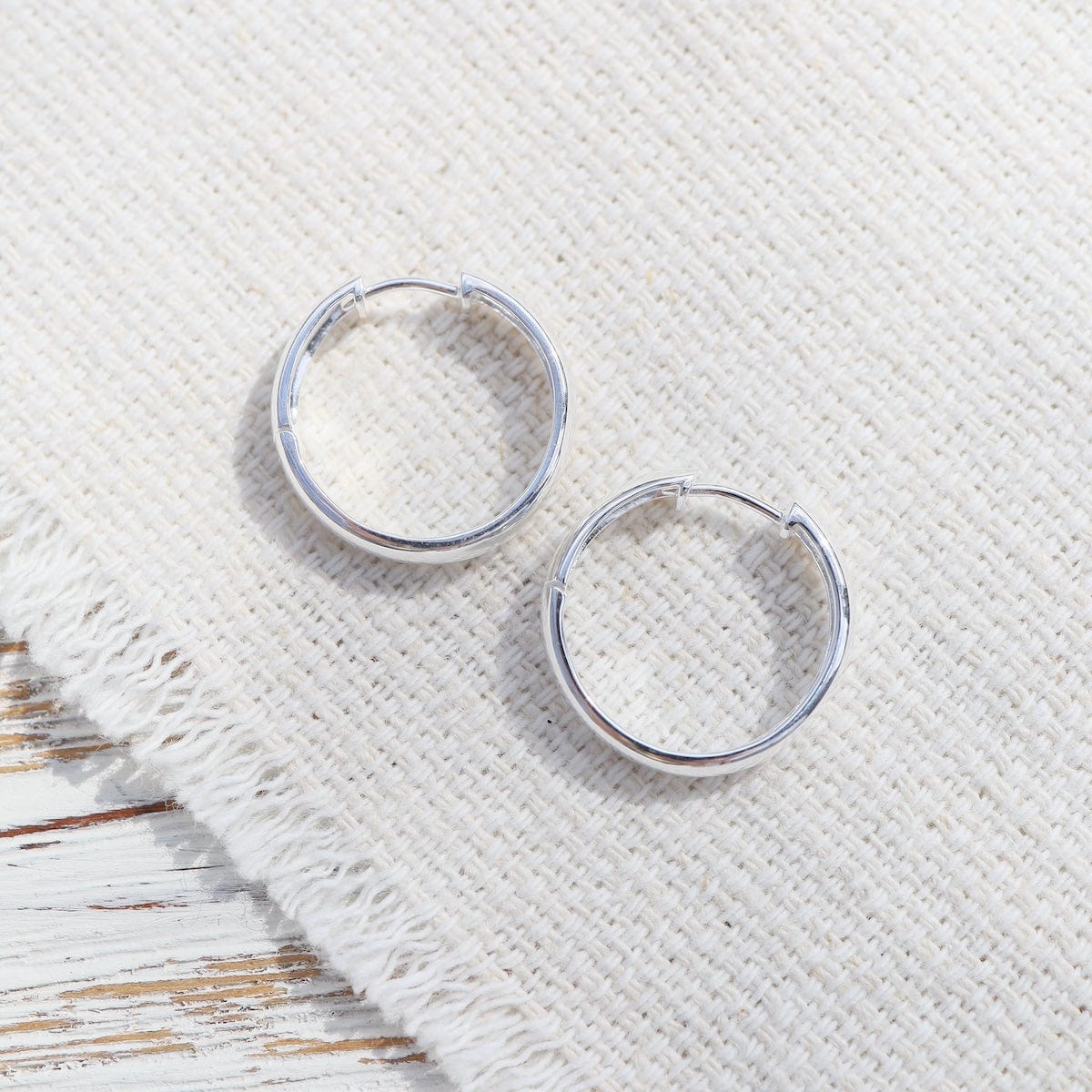 EAR 18mm Perfect Medium Click Huggie Hoop - Sterling S