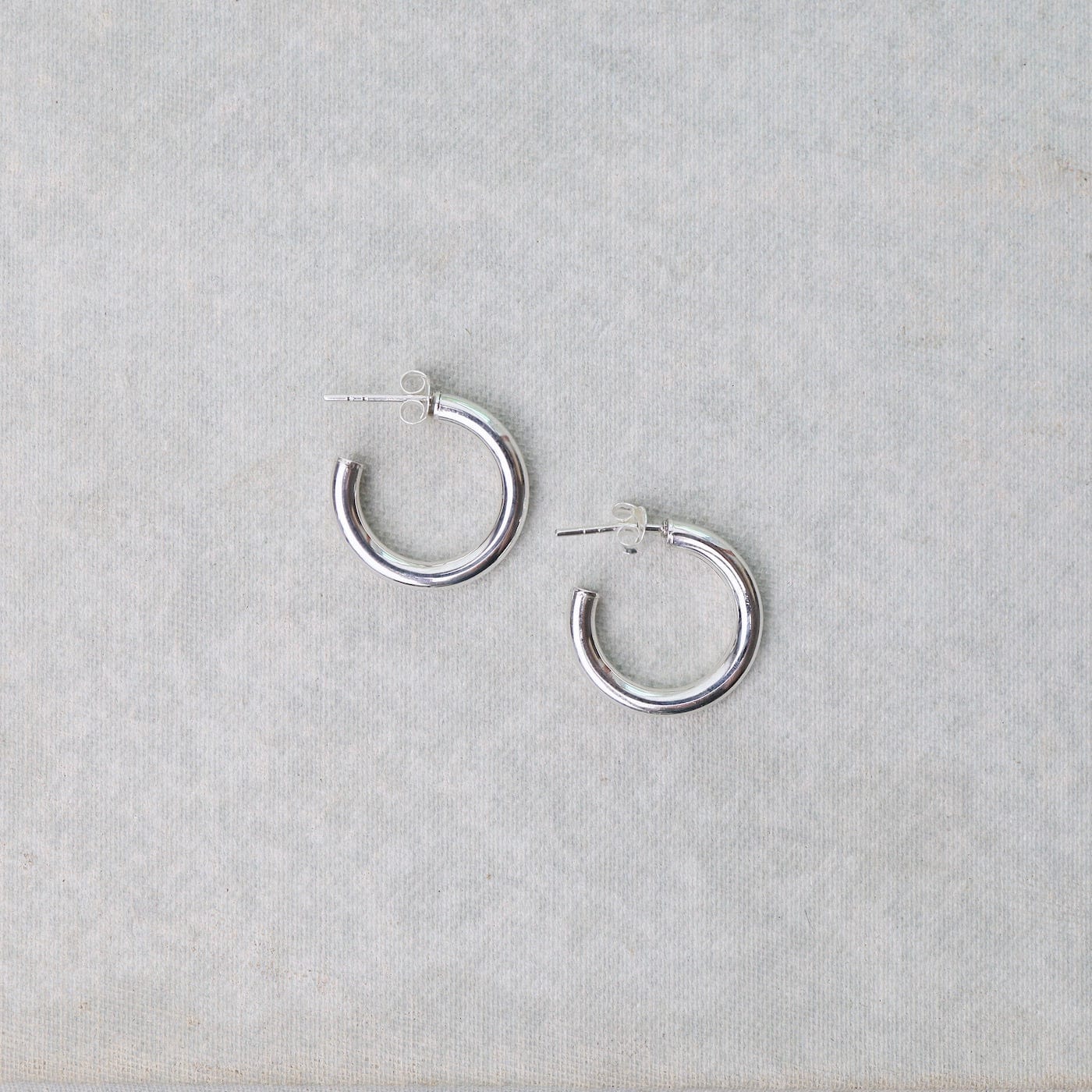 EAR 18mm Round Hoops on Posts