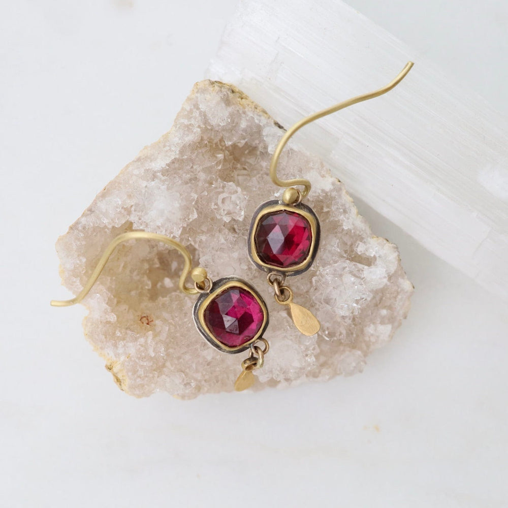 
                  
                    EAR-22K 22k Rhodolite Garnet Drop Earrings
                  
                