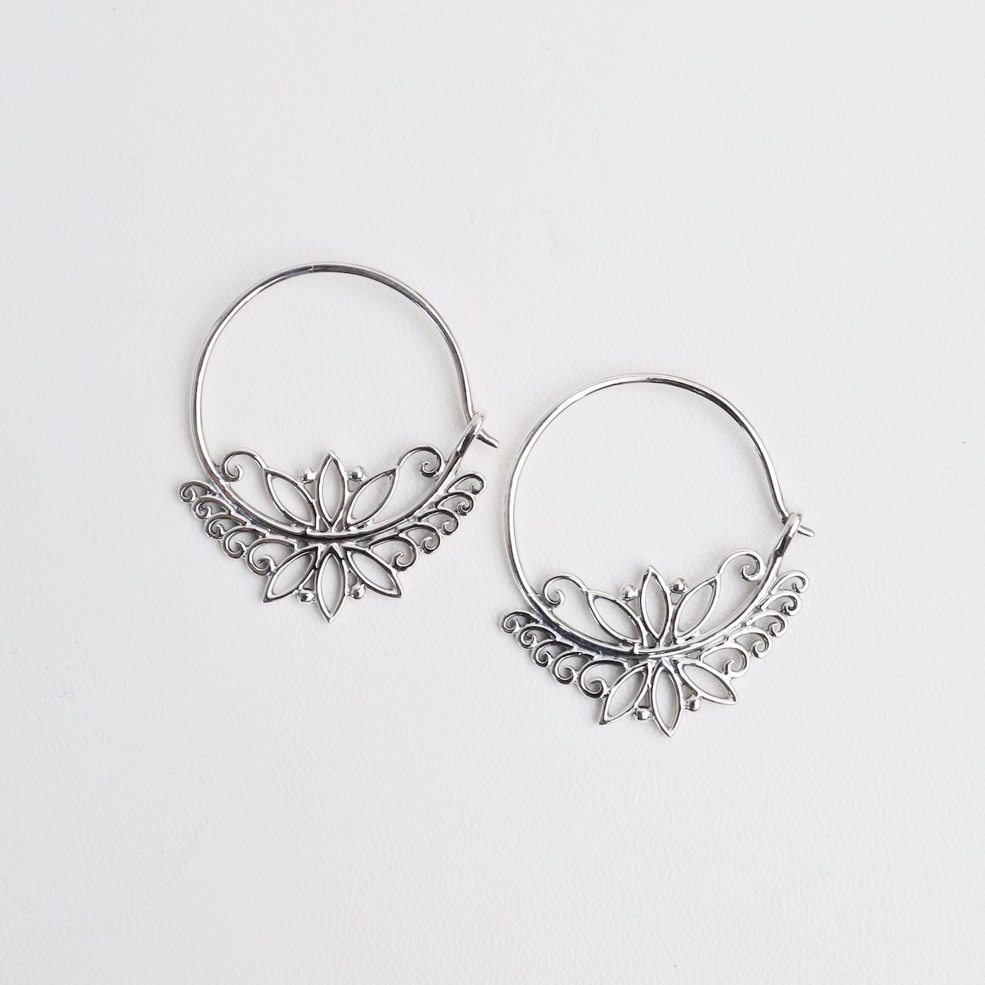 EAR 25mm Lotus with Water Curles Hoops