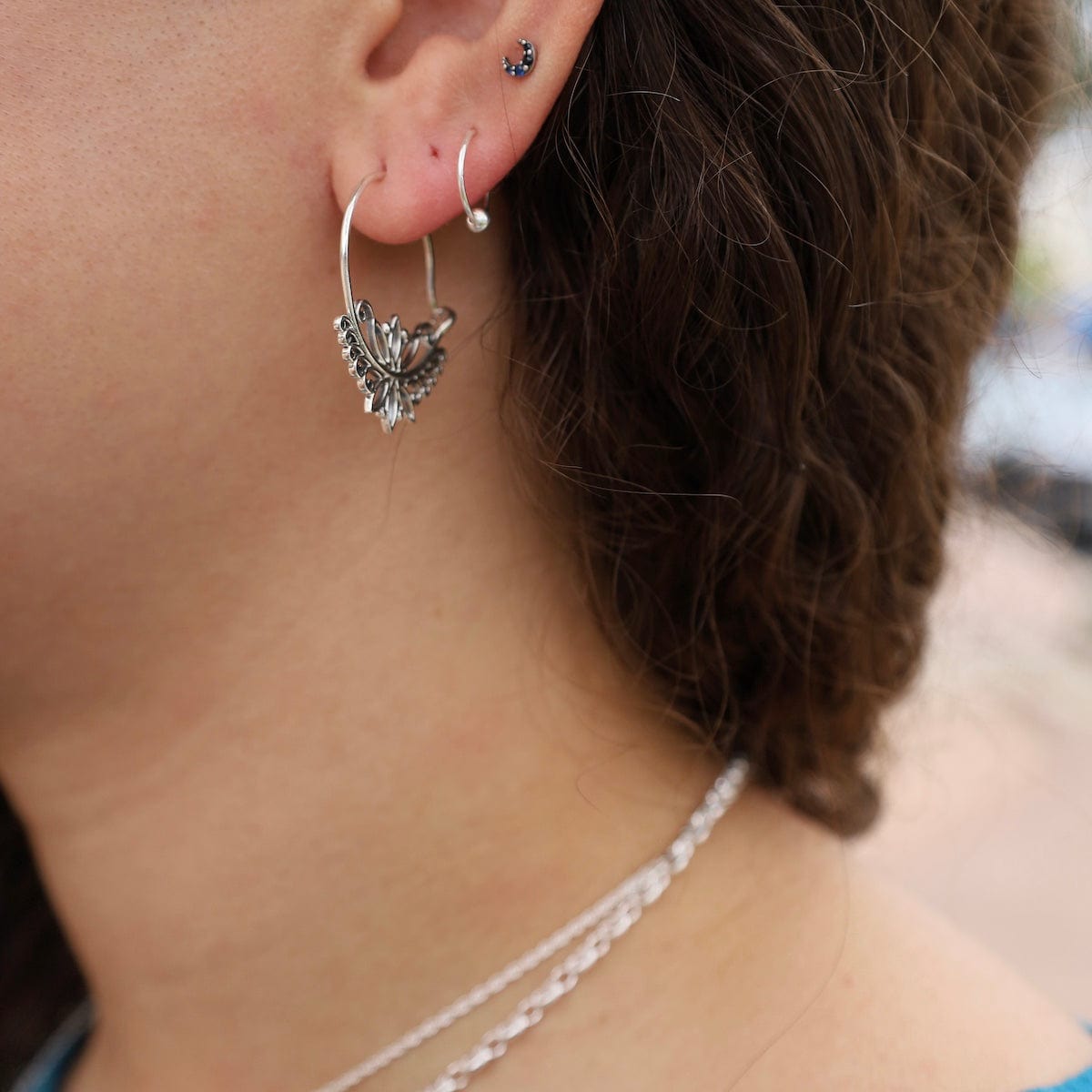 EAR 25mm Lotus with Water Curls Hoops