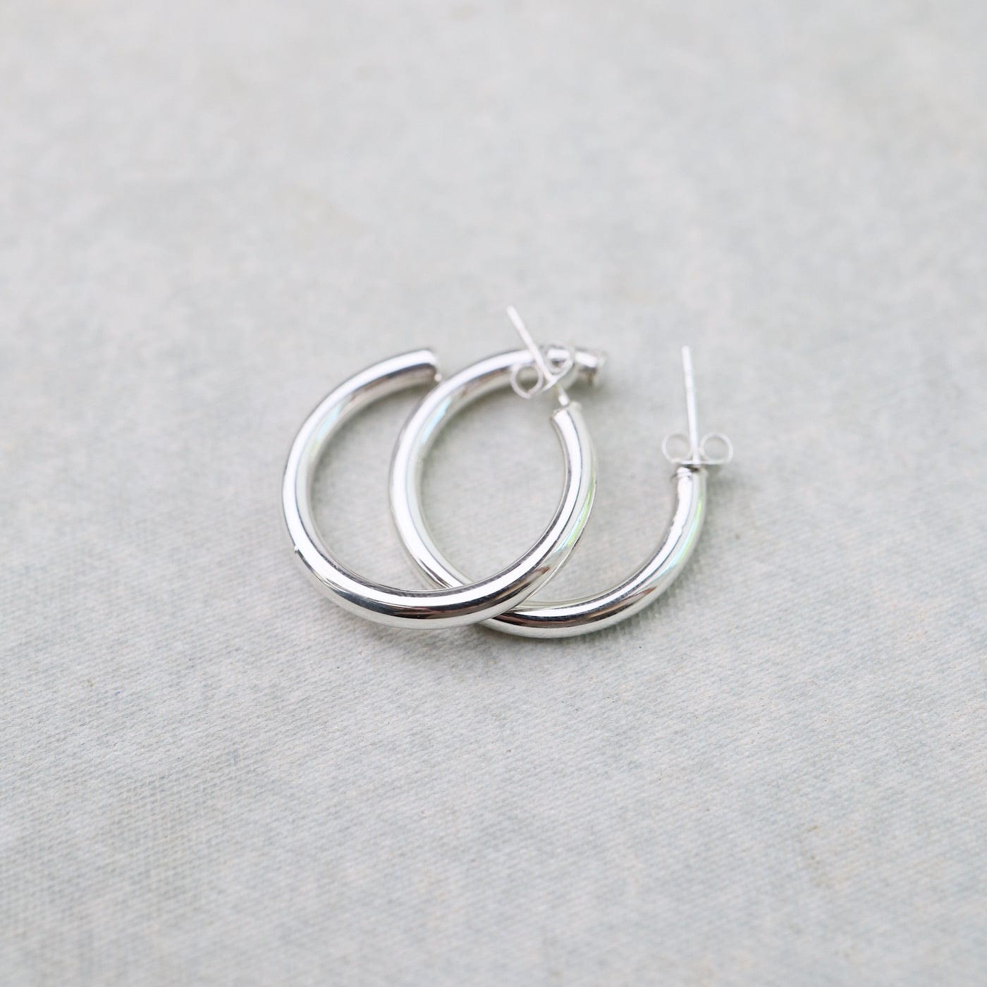 EAR 25mm Round Hoops on Posts