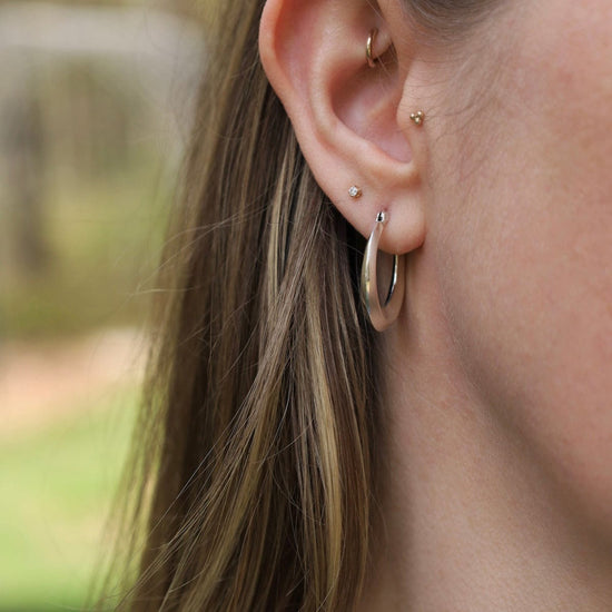 EAR 25mm Triangle Click Hoops