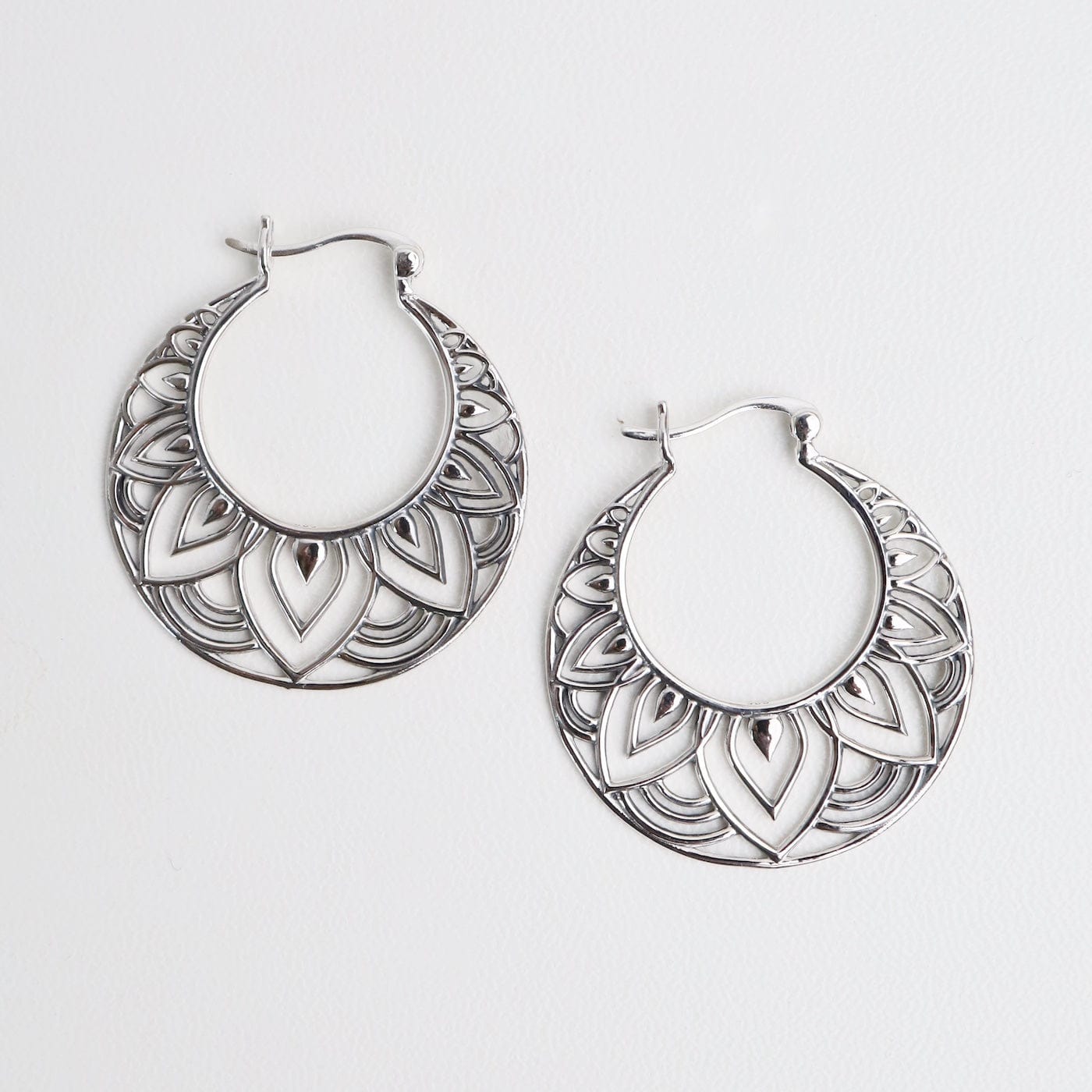EAR 30mm Lotus Petals Hoops
