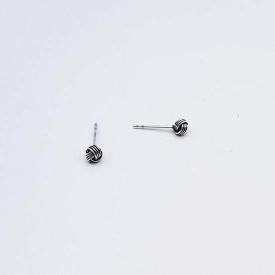 EAR 4mm OXIDIZED STERLING SILVER 4 STRAND KNOT