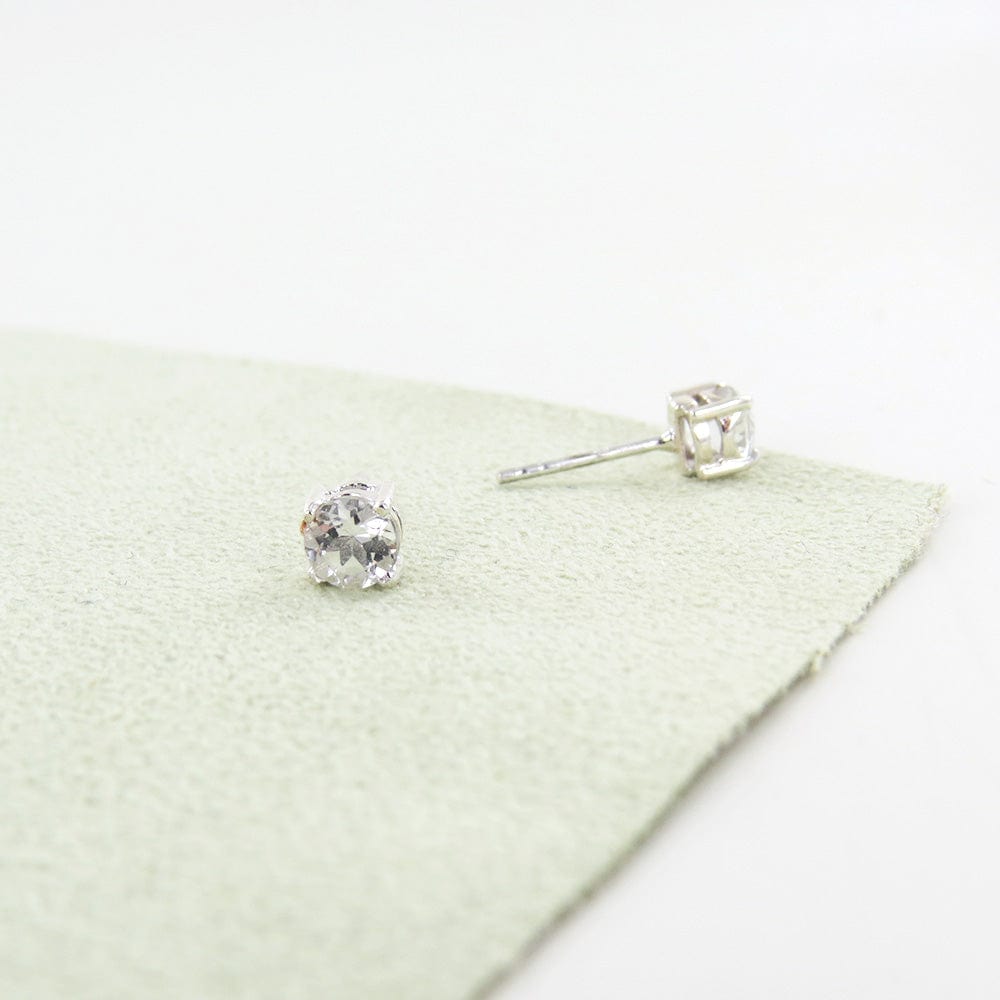 
                      
                        EAR 5MM ROUND PRONG SET  WHITE TOPAZ
                      
                    