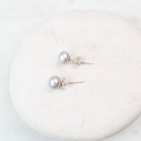 EAR 6MM PEARL- GREY