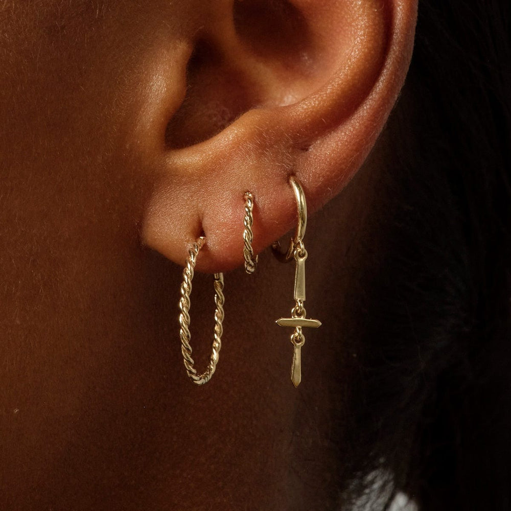 
                      
                        EAR-9K Twist Clicker Hoop - Single Earring
                      
                    