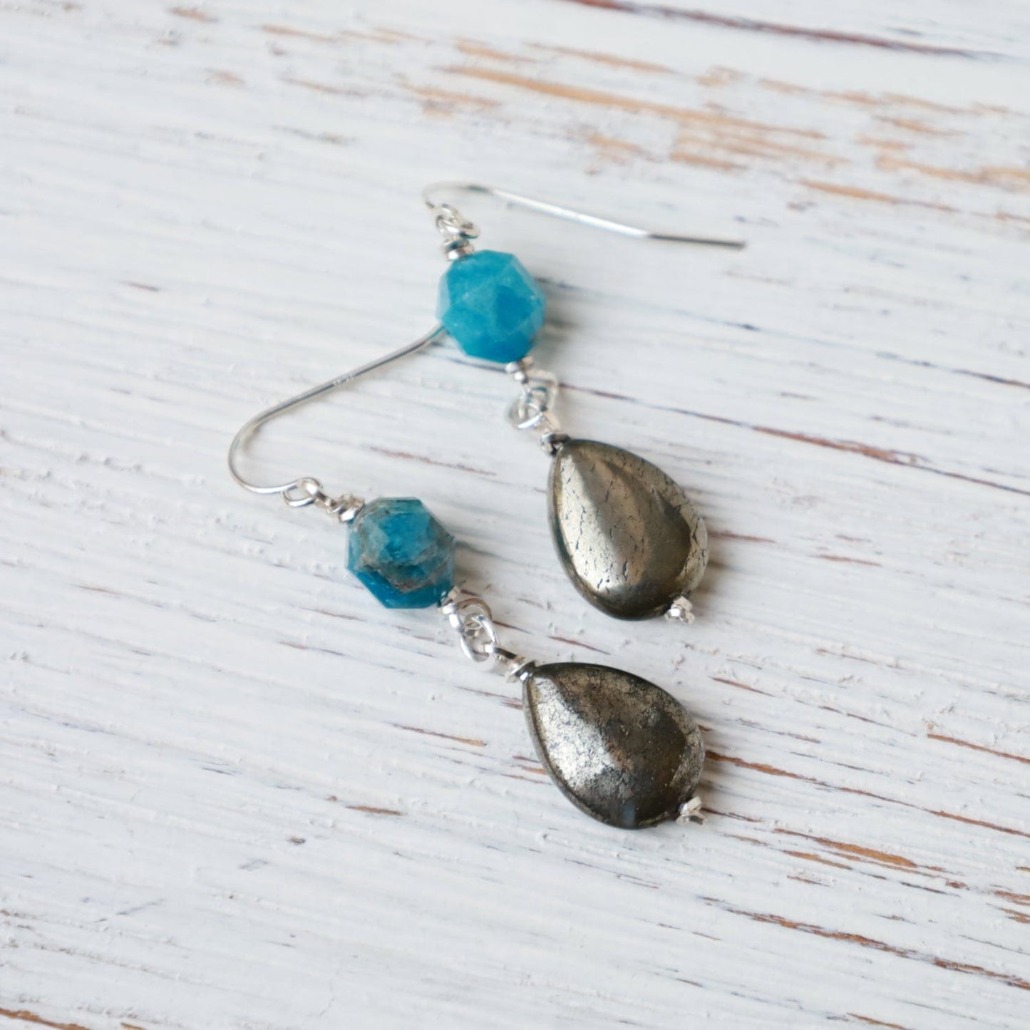 EAR Apatite and Pyrite Earring