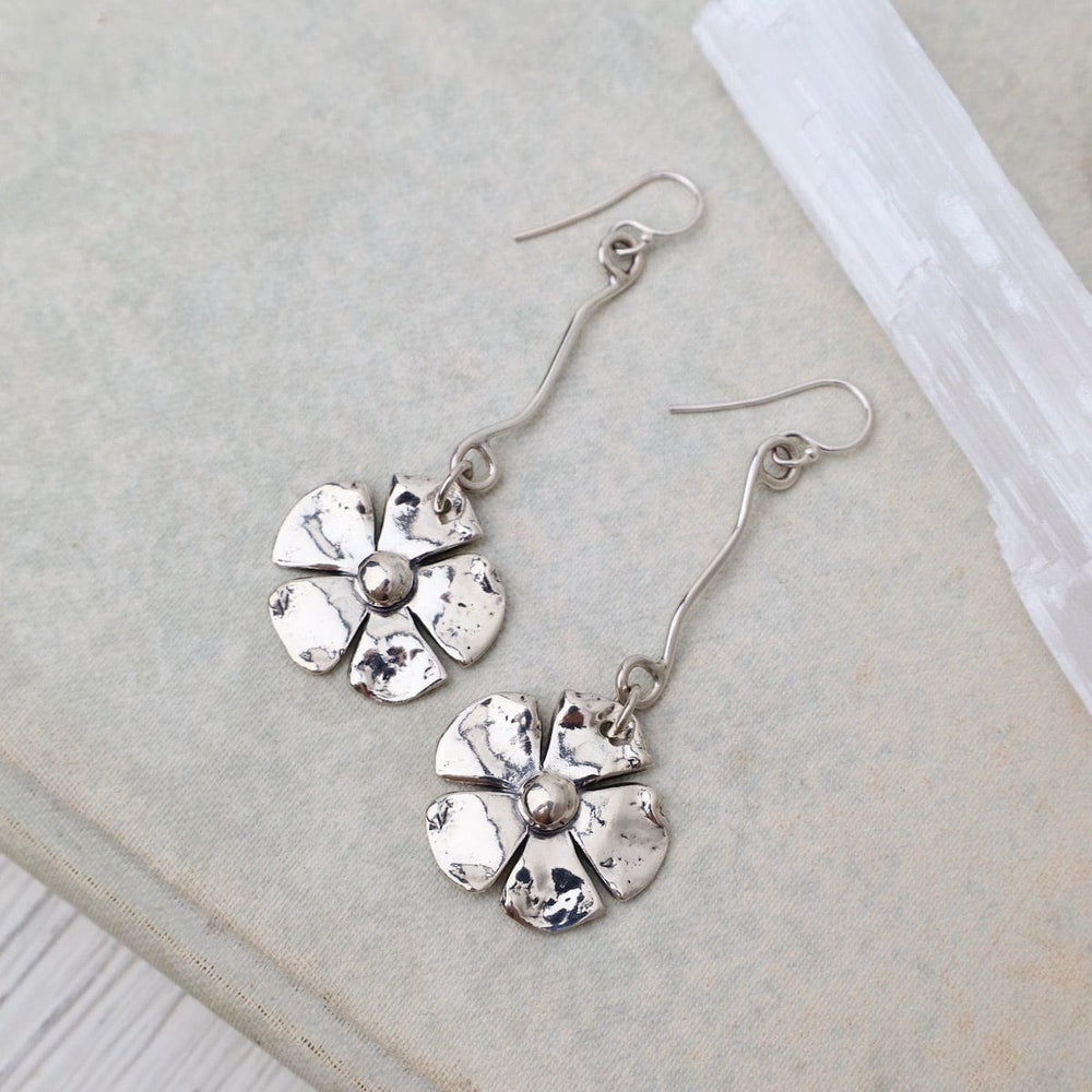 
                      
                        EAR Ball Center Flower Earrings on Vine
                      
                    