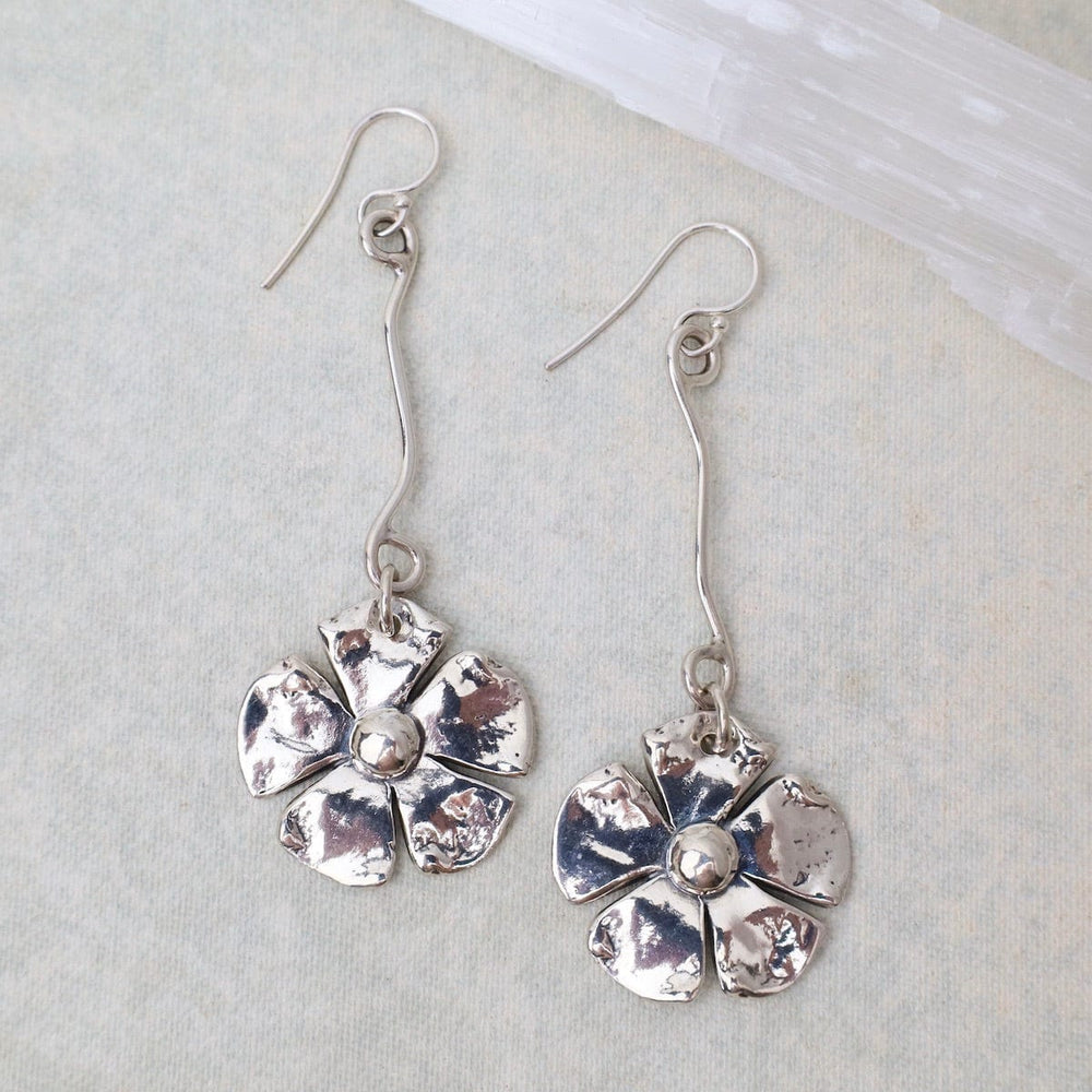 
                      
                        EAR Ball Center Flower Earrings on Vine
                      
                    