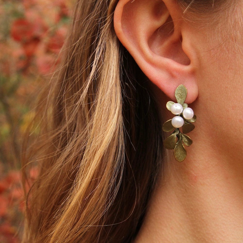 
                      
                        EAR Barberry Pearl Drop Post Earrings
                      
                    