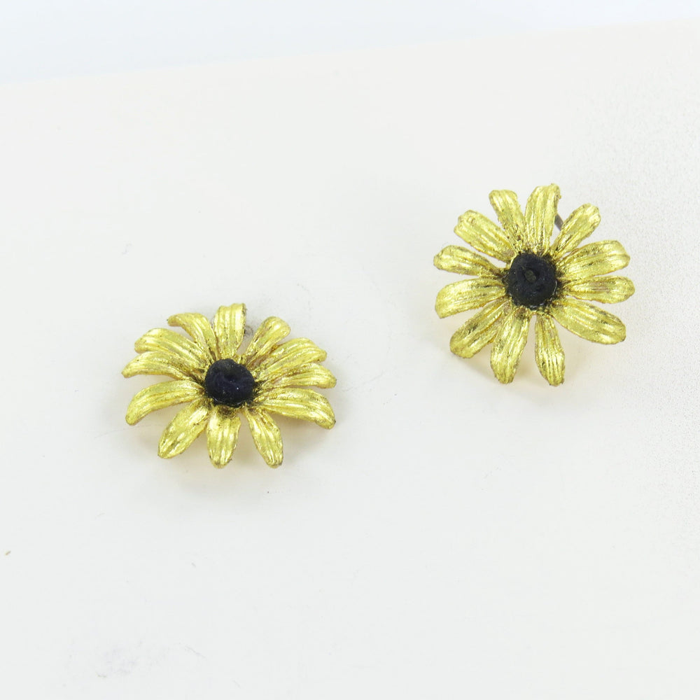 
                      
                        EAR Black Eyed Susan Post Earring
                      
                    