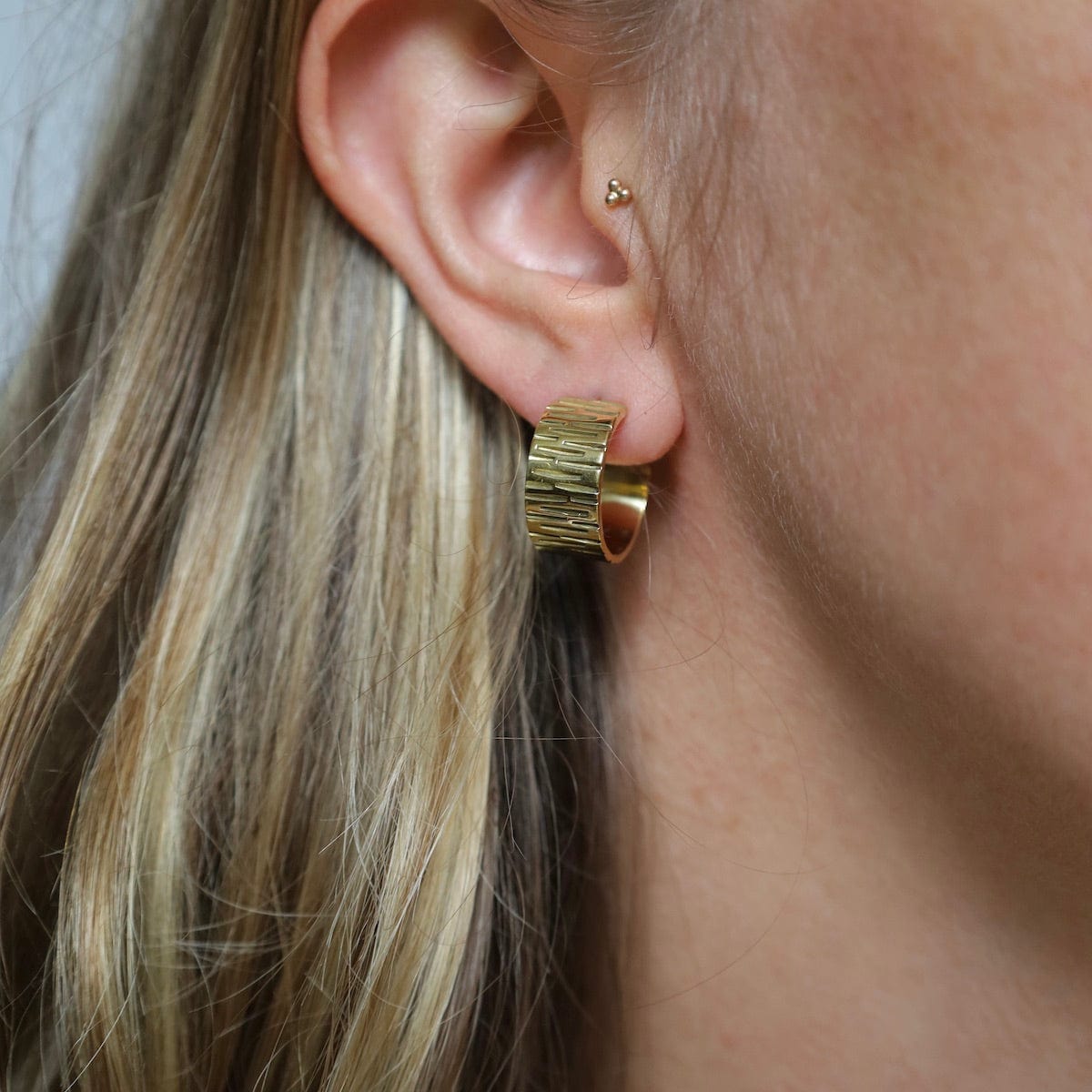 EAR-BRASS Etched Solid Brass Hoop Wide