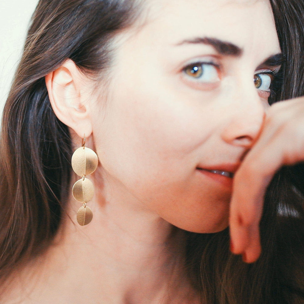 
                      
                        EAR-BRASS Moon Midi Earrings Brass
                      
                    