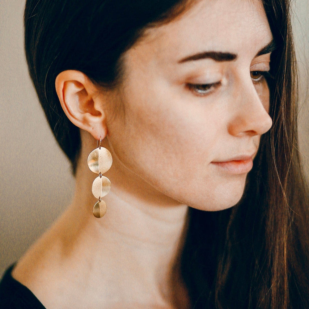 
                      
                        EAR-BRASS Moon Midi Earrings Brass
                      
                    