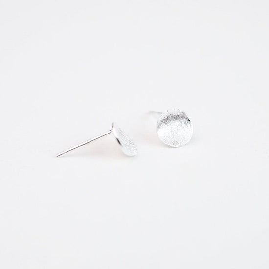 EAR-BRASS Petite Curl Dot Ear Studs - Brushed Silver