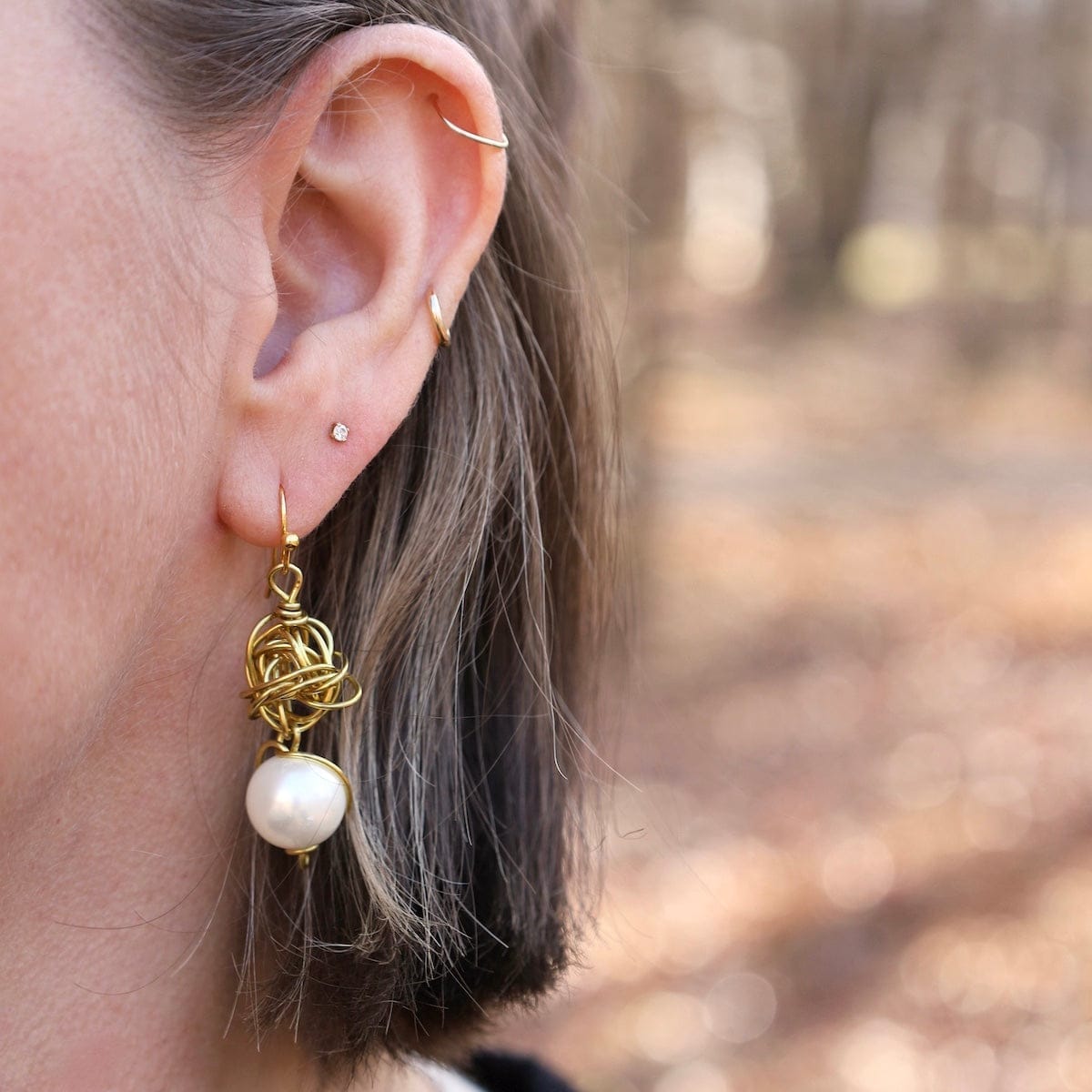 EAR-BRASS Wire Knot & 12mm Glass Pearl 2 Drop From Ear Wire