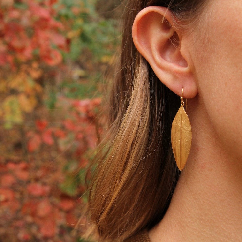 
                  
                    EAR Cordyline Gold Leaf Wire Earring
                  
                
