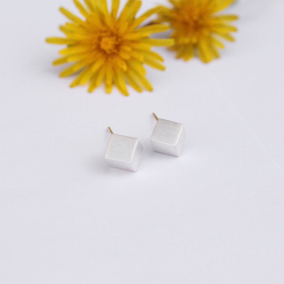 EAR Cube On The Diagonal Post Earring