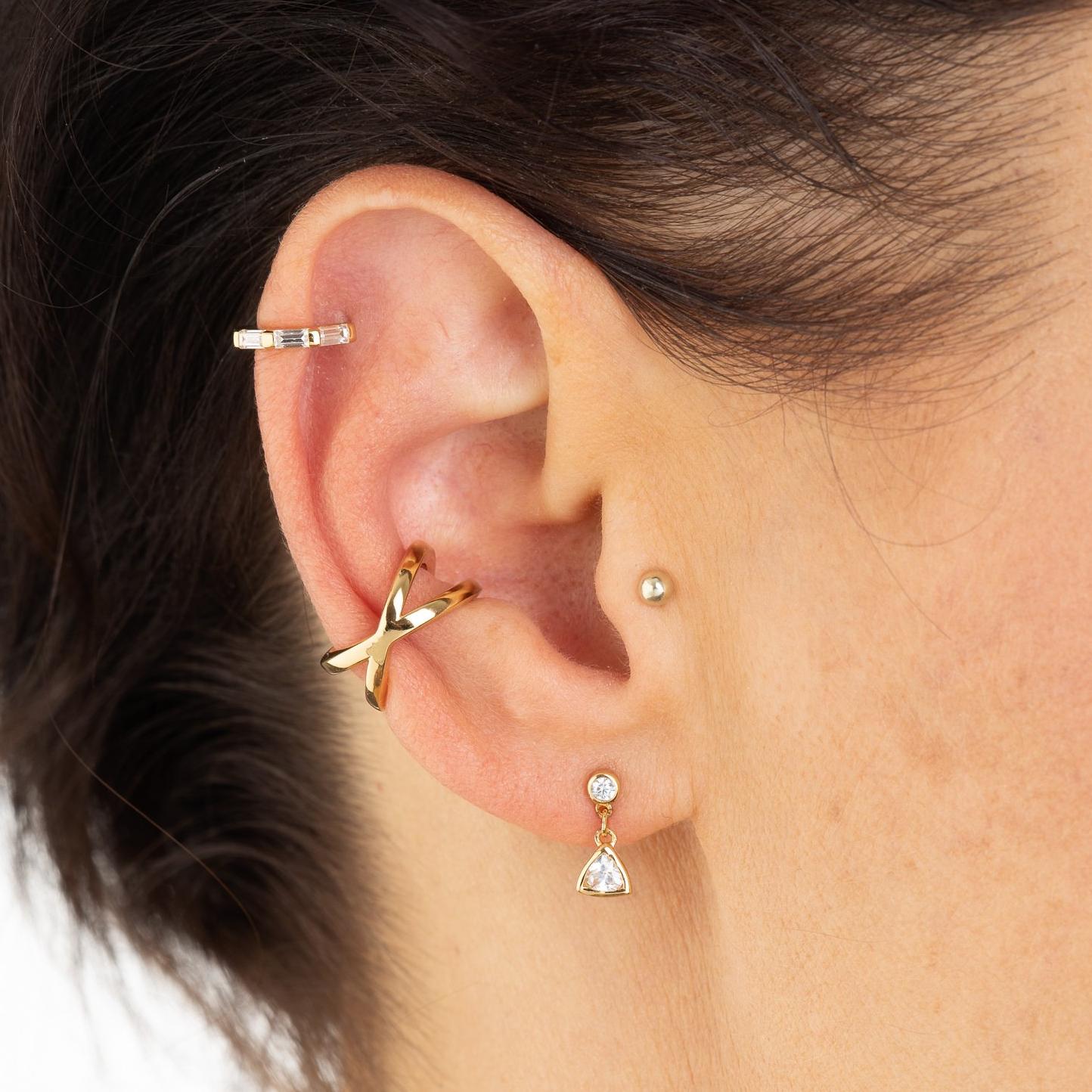 EAR-CUFF Cross Over Single Ear Cuff - 18k Gold Plated Sterl