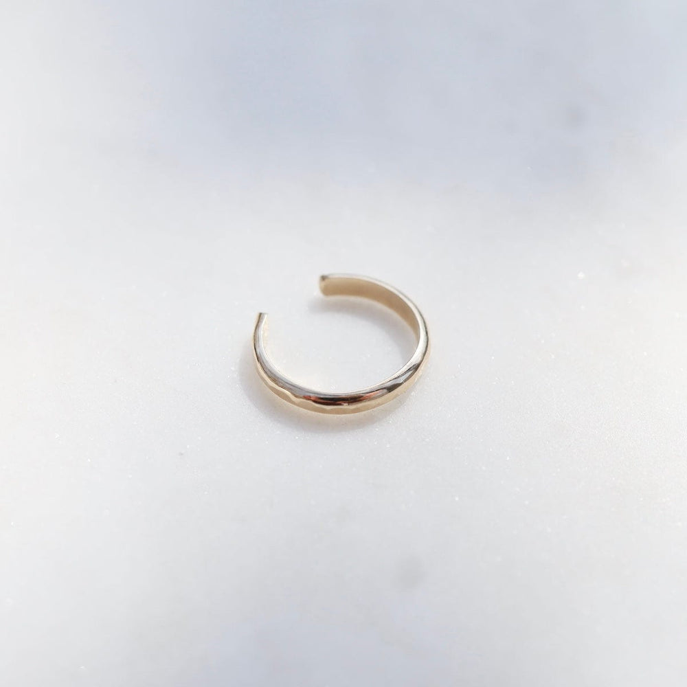 
                  
                    EAR-CUFF Gold Filled Thin Plain Round Ear Cuff
                  
                