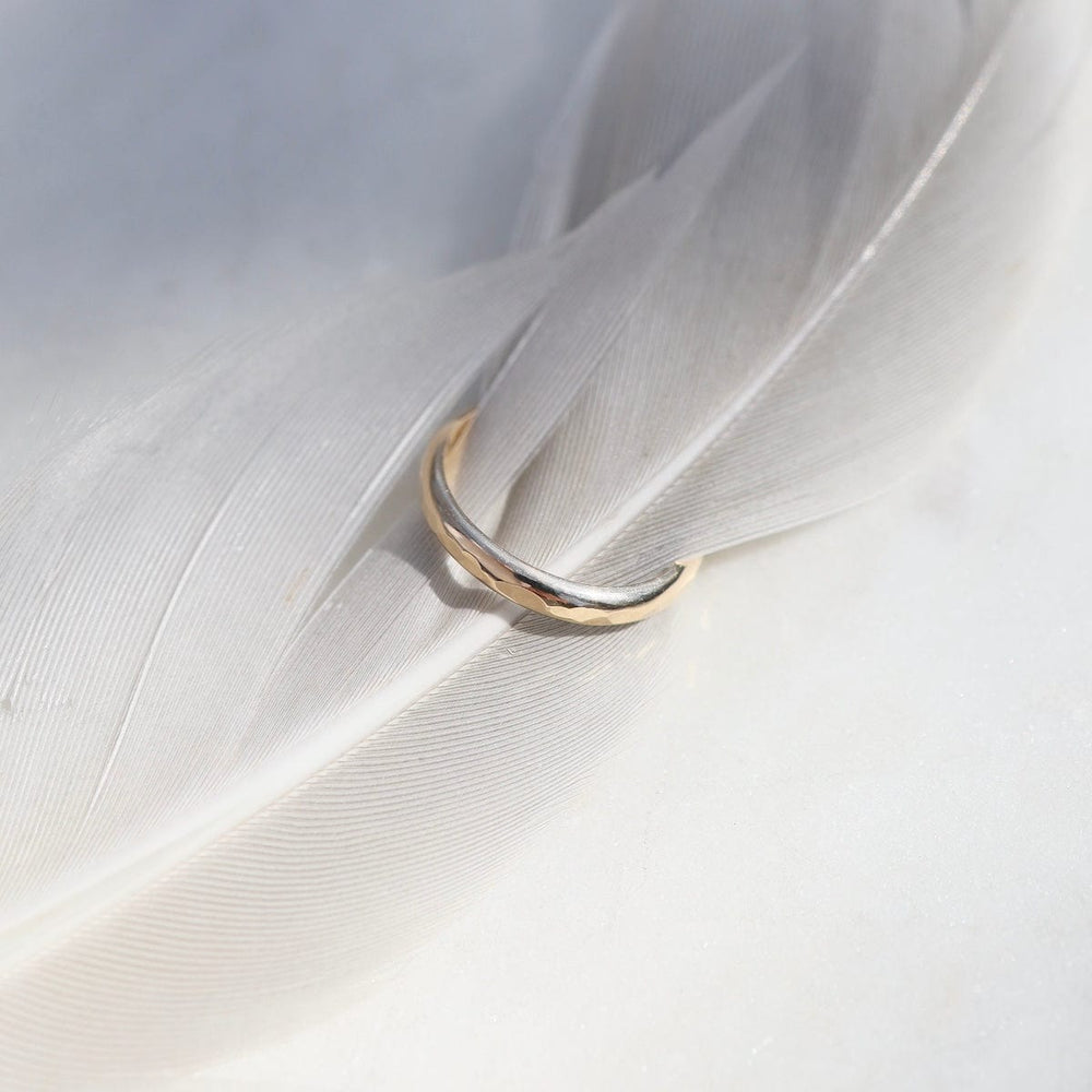 
                  
                    EAR-CUFF Gold Filled Thin Plain Round Ear Cuff
                  
                