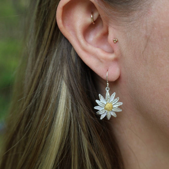 EAR Daisy Dangle Earrings