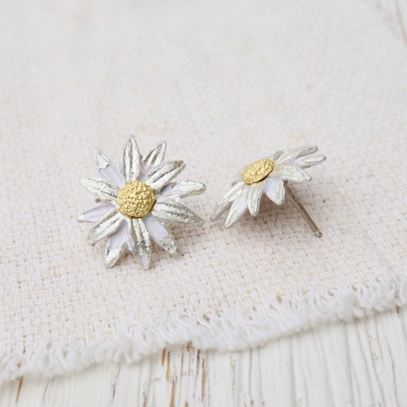 EAR Daisy Post Earrings