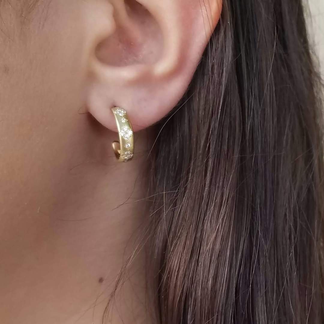 EAR-DIA Memories Hoop Earrings