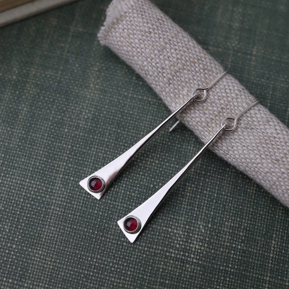 
                      
                        EAR Elongated Fan Earrings with Garnet
                      
                    