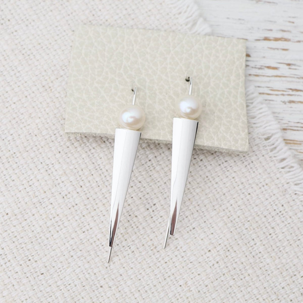 
                      
                        EAR EXTRA SMALL DAGGER W PEARL
                      
                    