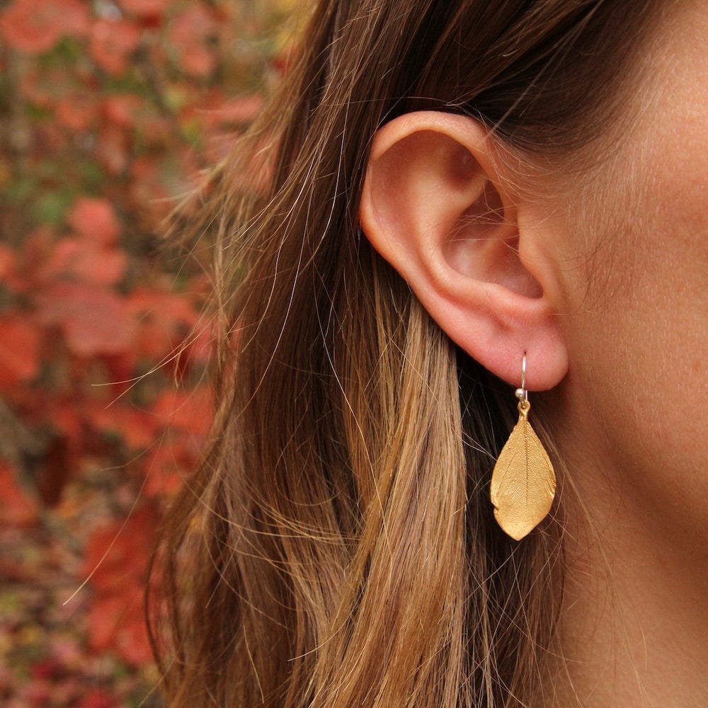 EAR FEATHER GOLD FINISH EARRING