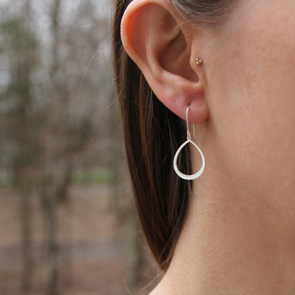 EAR Flat Open Teardrop Earring