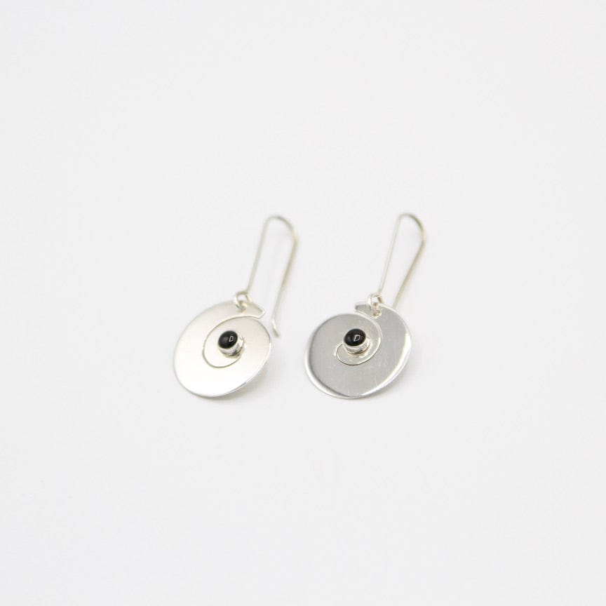 
                      
                        EAR Flat Spiral & Onyx On Long Ear-wire Earring
                      
                    