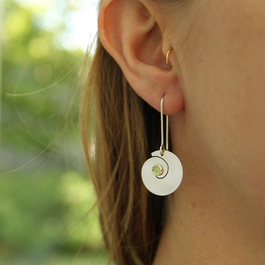 
                      
                        EAR Flat Spiral With Peridot On Long Earwire
                      
                    