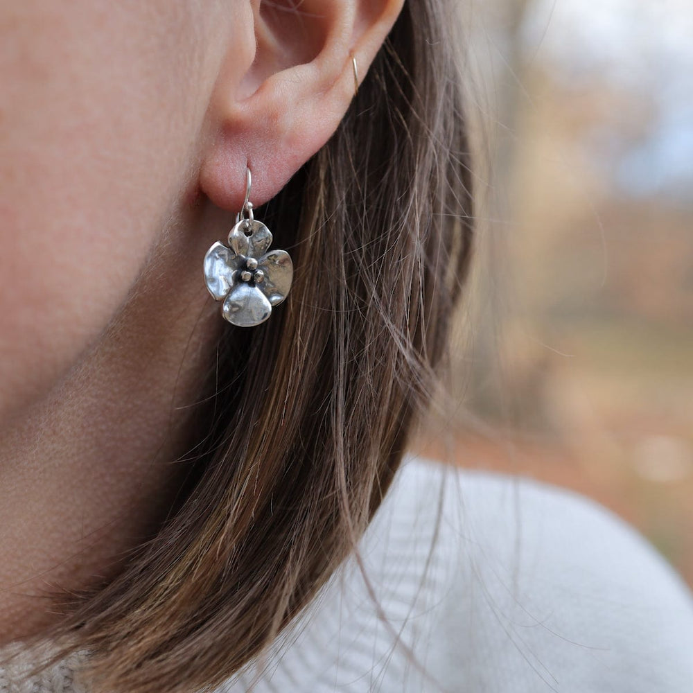 
                      
                        EAR Flower Drop Earrings
                      
                    