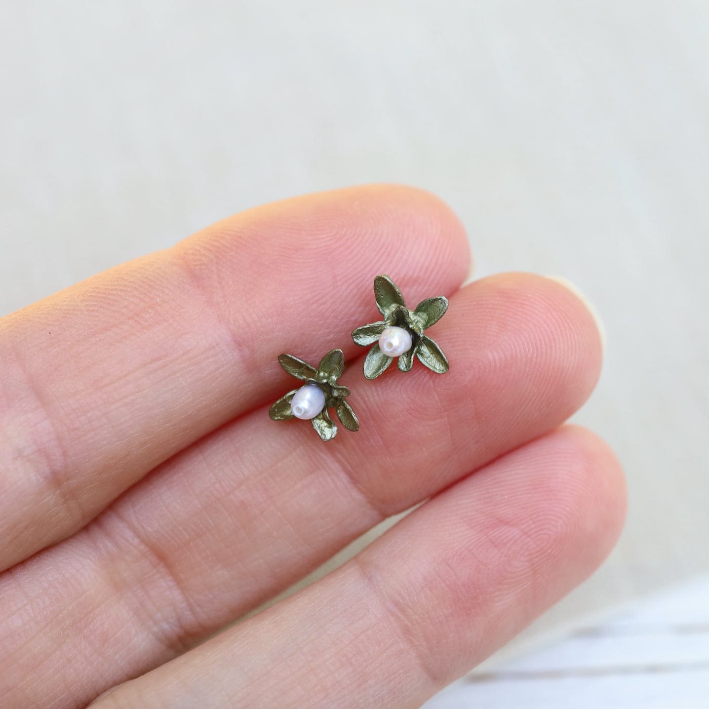Load image into Gallery viewer, EAR Flowering Thyme Stud Post Earring
