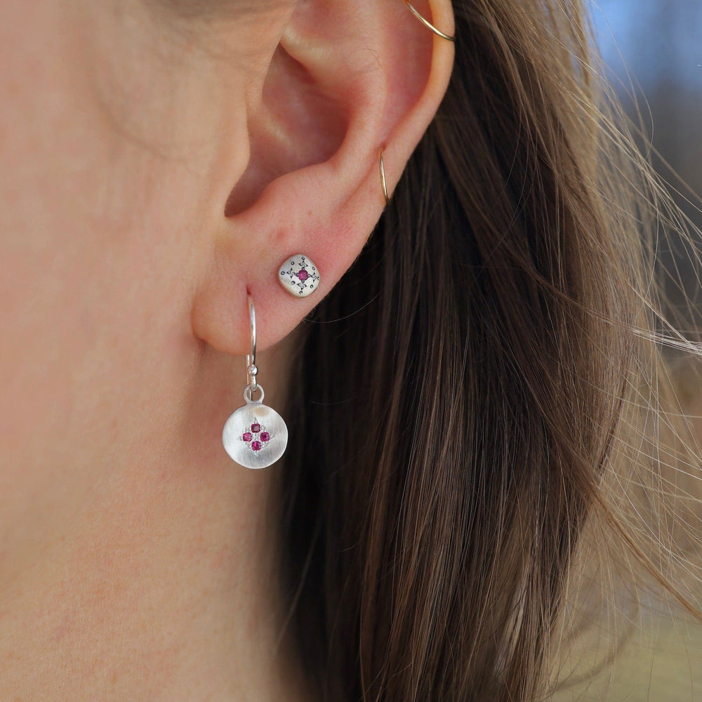 
                      
                        EAR Four Star Wave Charm Earrings With Ruby
                      
                    