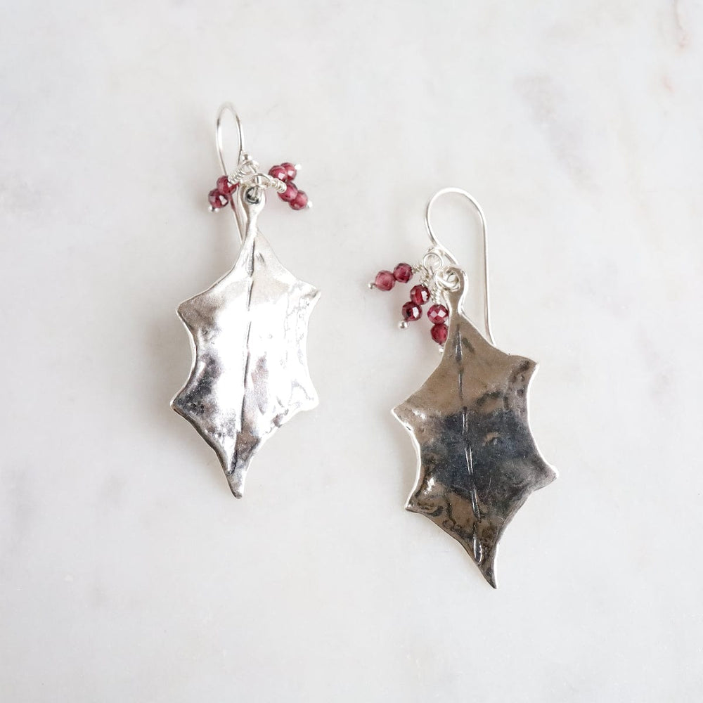 
                      
                        EAR Garnet Beads Holly Leaf Earrings
                      
                    