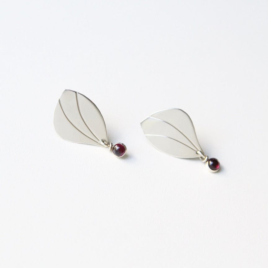 EAR Garnet & Silver Leaf Post Earring