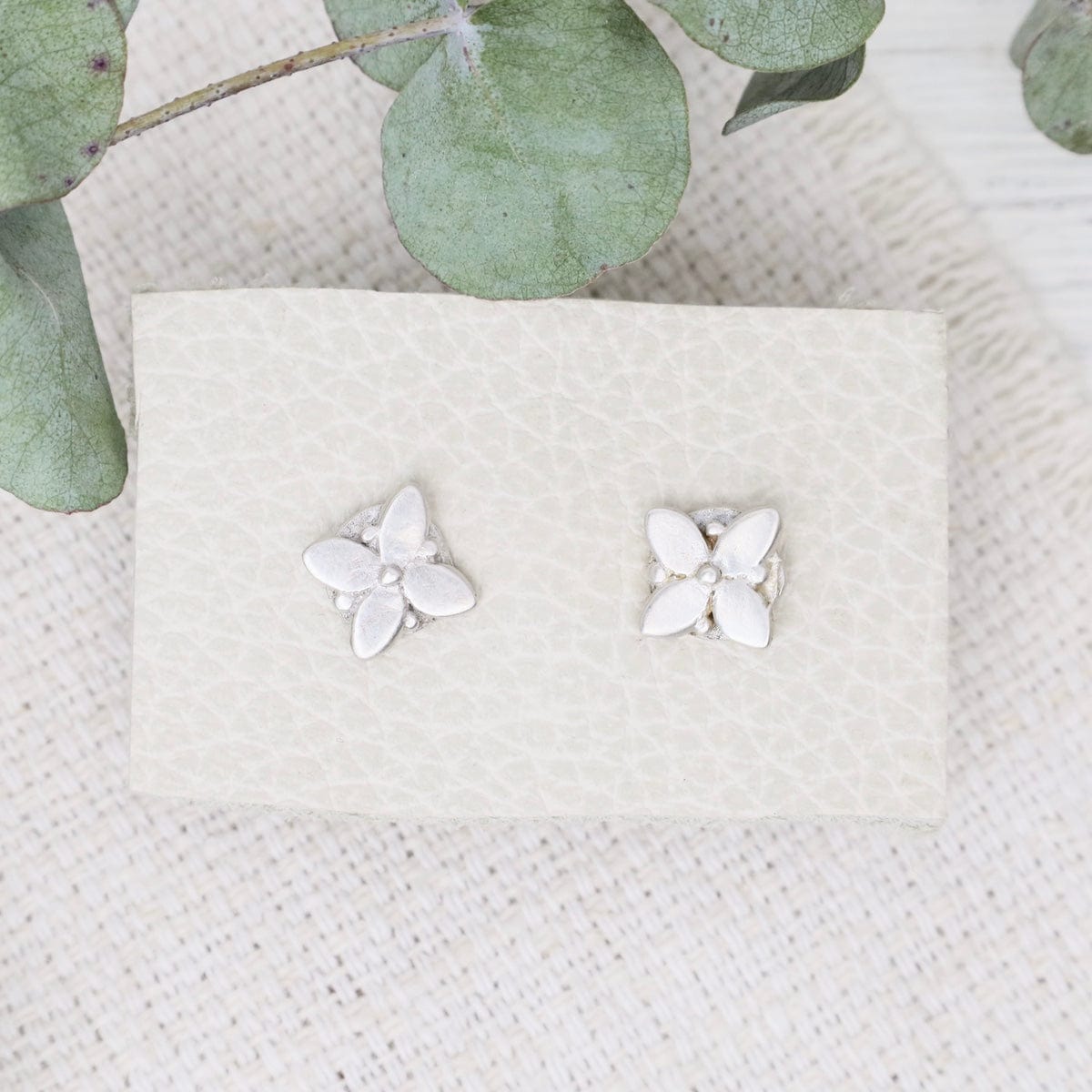 EAR Geometric Floral Studs - Matte