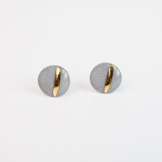EAR-GF 22k Gold Striped Flat Porcelain Circle Studs - Grey