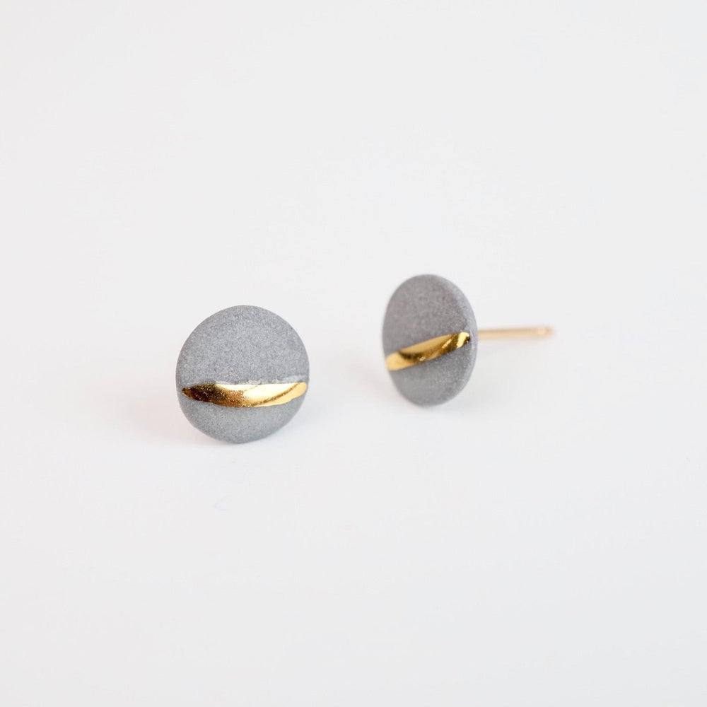 
                  
                    EAR-GF 22k Gold Striped Flat Porcelain Circle Studs - Grey
                  
                