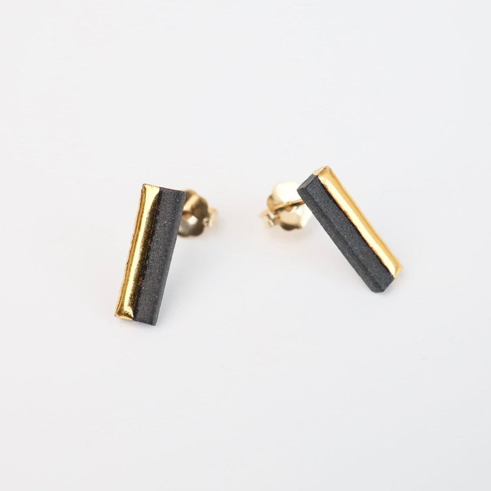 
                  
                    EAR-GF Black Bar 2 Studs - Short
                  
                