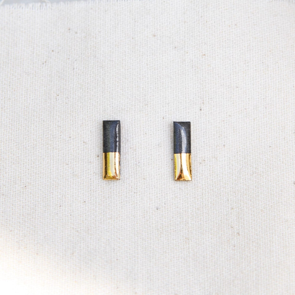 EAR-GF Black Gold Dipped Bar Studs