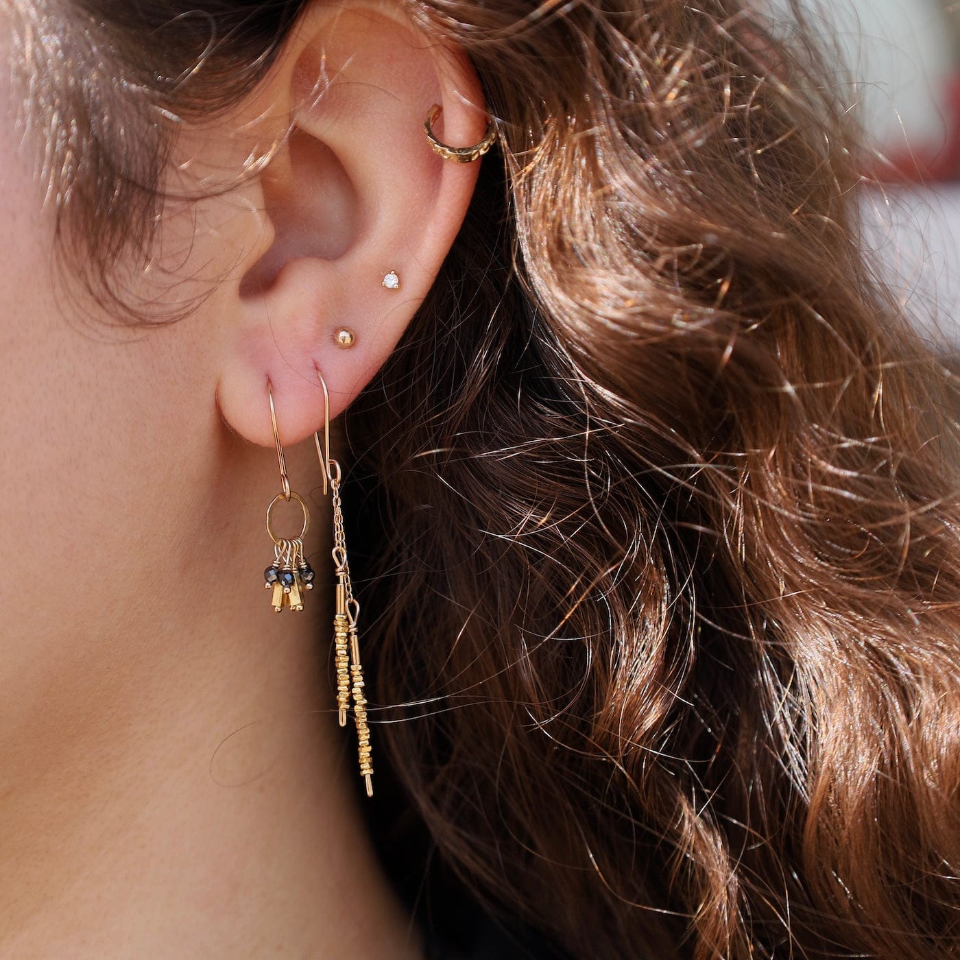 EAR-GF Black spinel & gold vermeil beads on ring drop ear