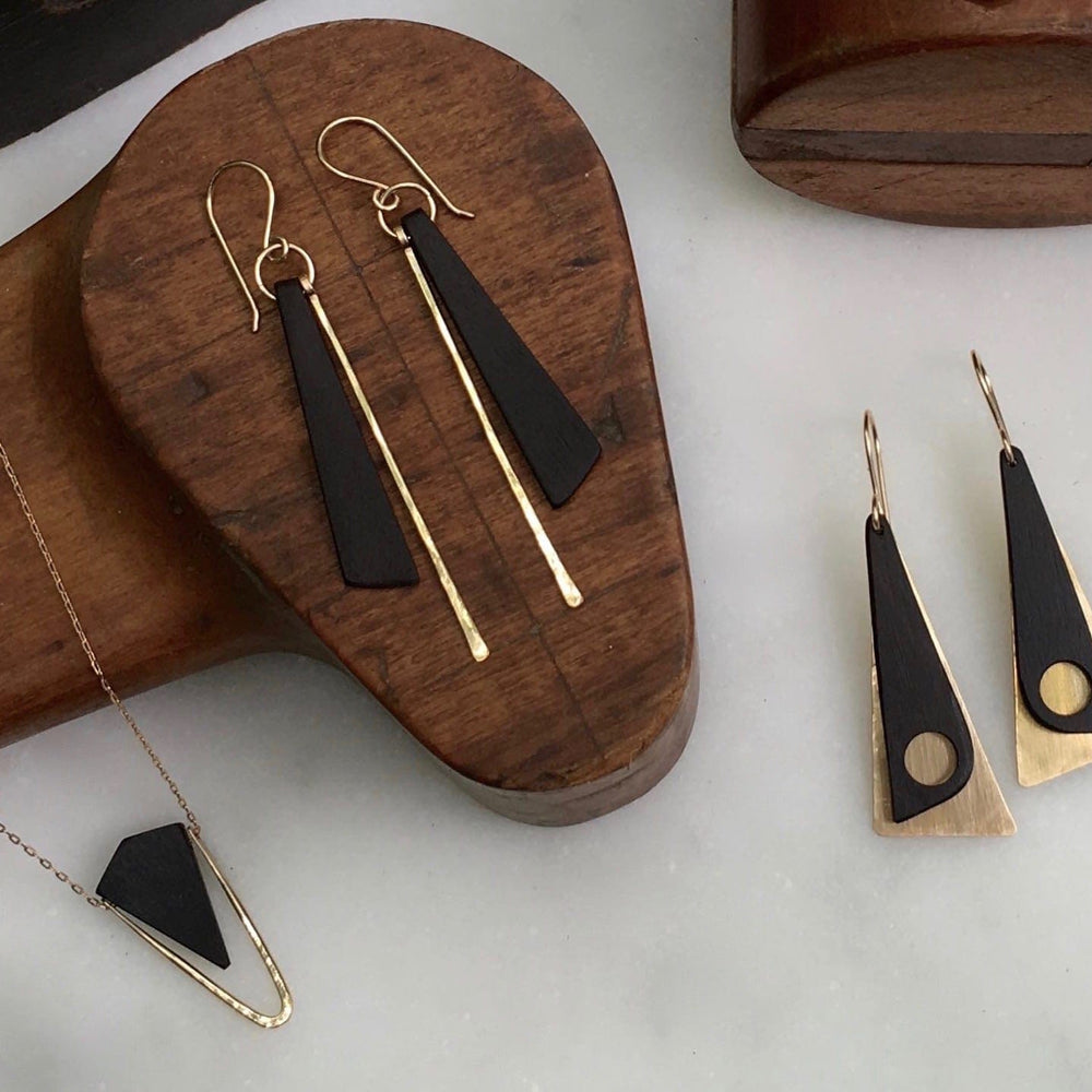 
                      
                        EAR-GF Ebony Kira Earrings Gold
                      
                    