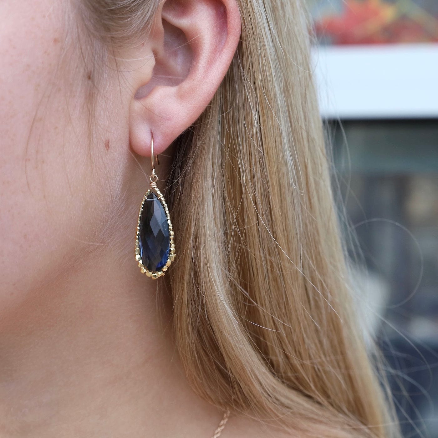 EAR-GF Gold Filled Graduated Nugget Teardrop Frame Earrin