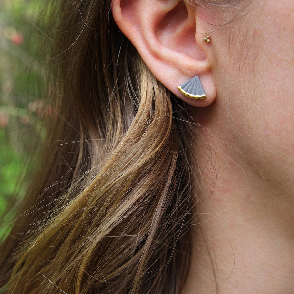 
                      
                        EAR-GF Grey Gold Dipped Small Fan Studs
                      
                    